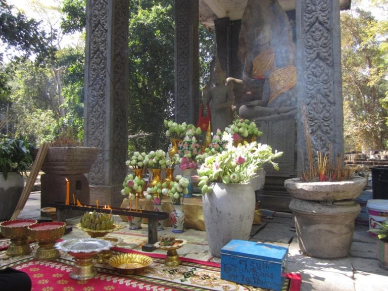 seapcornell's tweet photo. Are you interested in taking a Cornell class in Cambodia?

Cornell in Cambodia Winter Program will focus on Cambodian heritage past and present — how it's been created in the past and how that heritage and history is understood and engaged today.

https://t.co/yKb7TqCrcc https://t.co/jxC494IrDP