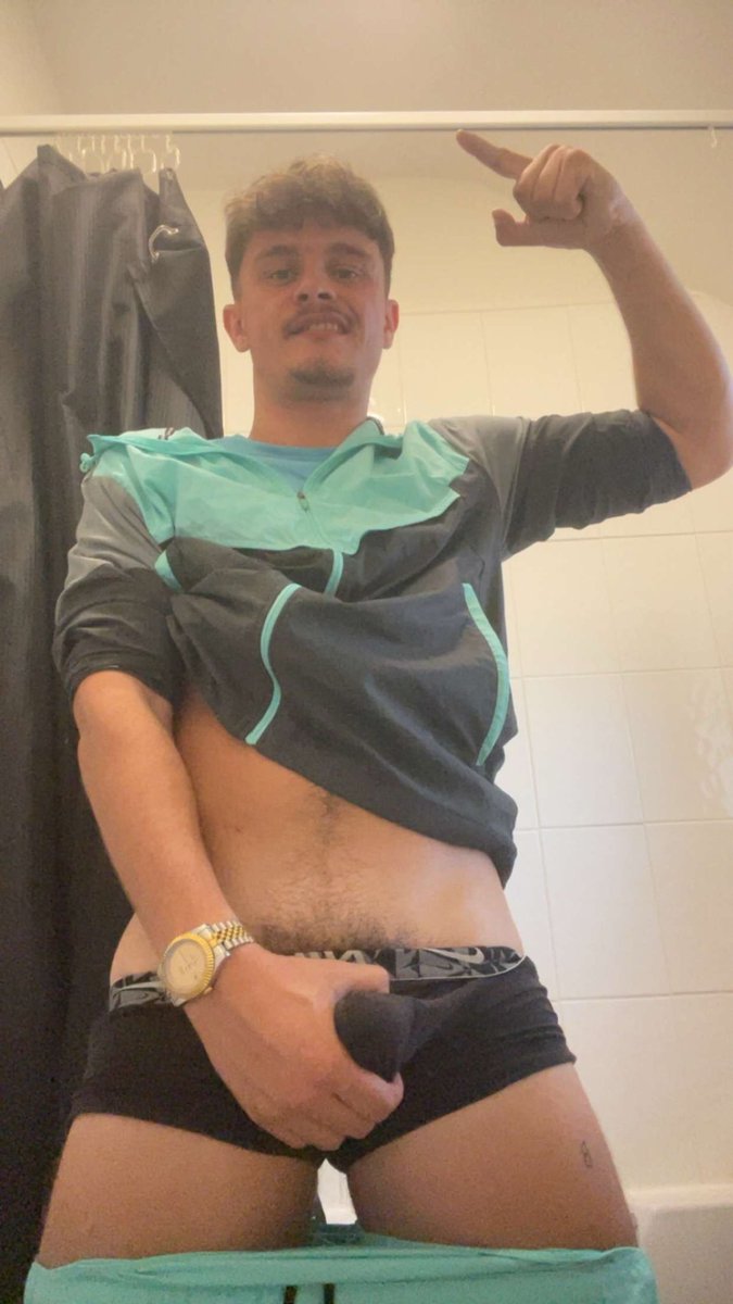 alphanaylor's tweet photo. RT if you’d worship me. Get in my DMs for customs piggies 🐽 https://t.co/rehCuOTZSQ
