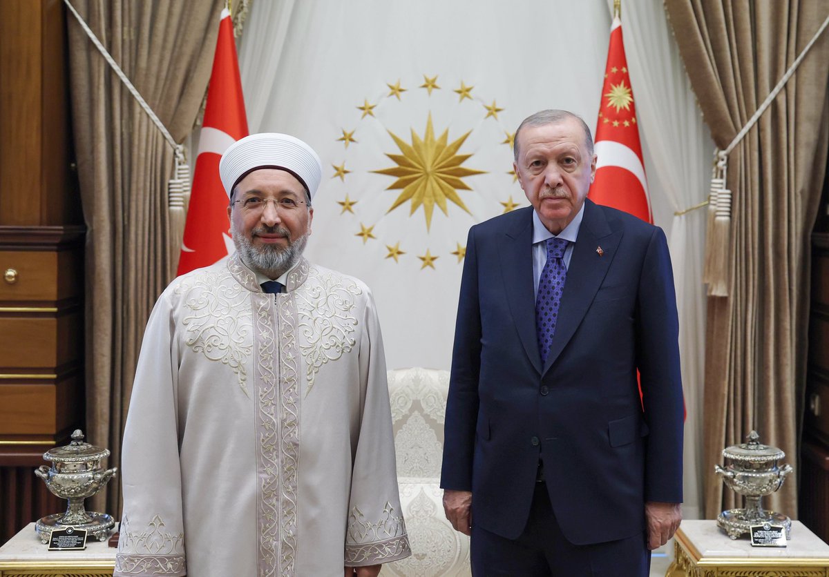 diyanetbasin's tweet photo. Cumhurbaşkanımız Recep Tayyip Erdoğan, Diyanet İşleri Başkanı Prof. Dr. Safi Arpaguş’u Cumhurbaşkanlığı Külliyesi’nde kabul etti.

https://t.co/dlsKLafcwR https://t.co/bYwSmiy2Gi