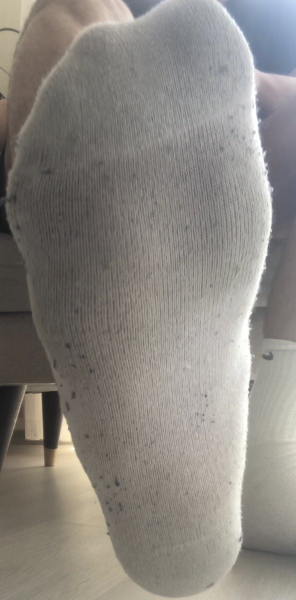 TurkGiantMaster's tweet photo. 47 numara kirli çoraplarım için sıraya geç köle 🫵🏻 Sanal seans ve kişiye özel video için müsaitim. #malefeet #manfeet #socks #feet #foot #ayak #çorap #finansalköle https://t.co/8013j1kL0v