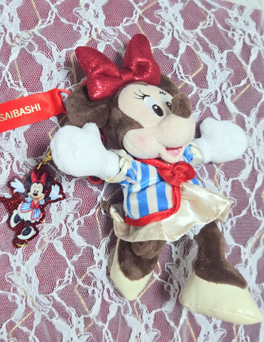 BIPIMU03's tweet photo. 心斎橋パルコオープン記念のミニーちゃんお迎え��た！かわいい！大阪から走って来ましてんって全国連れ回したい。ちなキーホルダーも自引きした✌嬉しすぎ https://t.co/iRfjoyHbEp