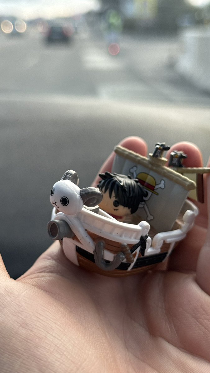 rappIayerszk's tweet photo. MIRAD EL FUNKITO DE LUFFY Y MERRY QUE ME COMPRÉ JSNXBSMSNSS ES ENANO https://t.co/Gk8yQg2bJQ