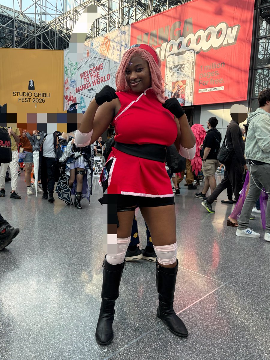 generisyd's tweet photo. I’m Sakura Haruno!!🌸👊🏾 #AnimeNYC https://t.co/irxKtaexDO
