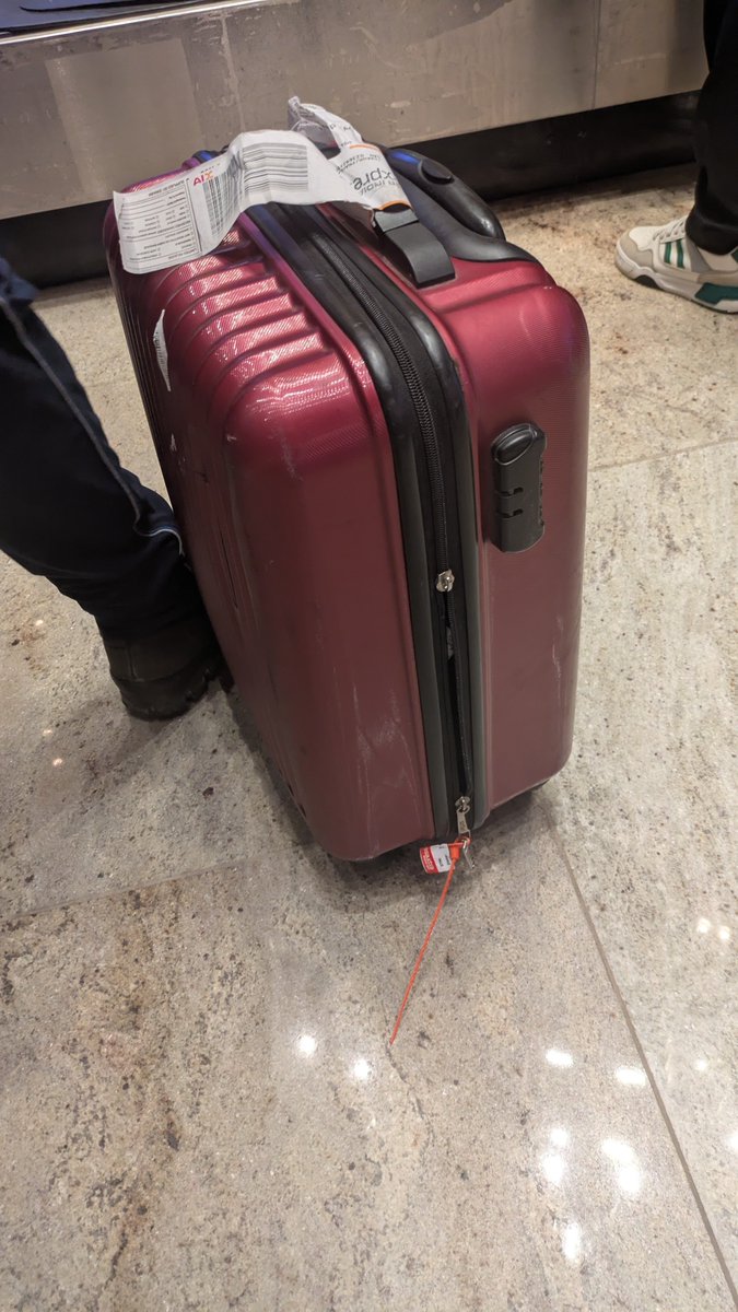 Prahladism's tweet photo. @AirIndiaX I recently travelled from Imphal to Guwahati by AirIndiaExpress and faced an issue with my luggage.
I reported it immediately, and a PIF was raised with an assurance of resolution. However, despite multiple follow-ups and emails, I have received no response.
PNR LYT9HN https://t.co/AFFTTBPTrQ