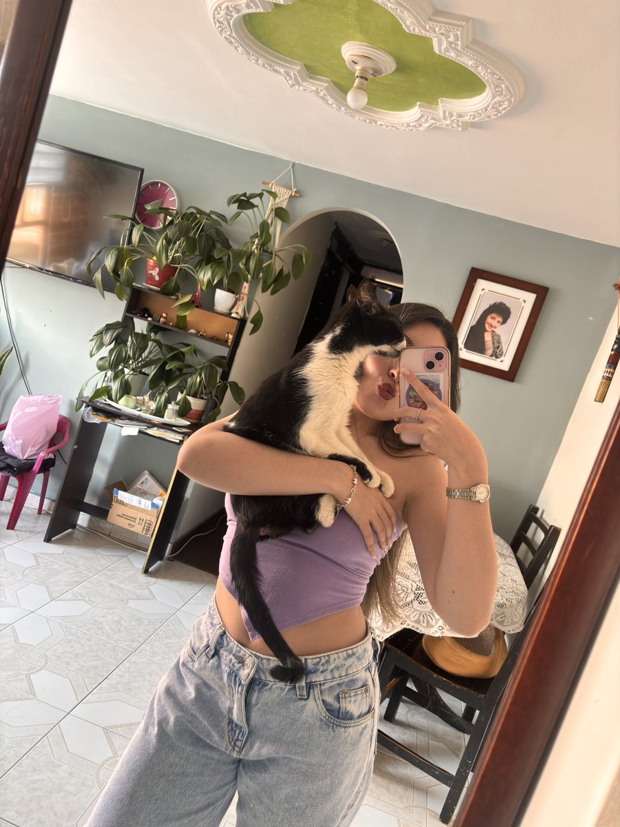 Luissa051's tweet photo. Mía de mi💕 https://t.co/cvXmD6oMCo