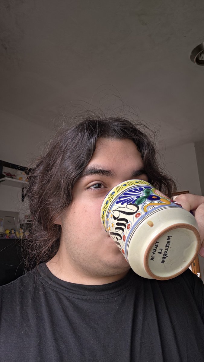 PatricioFRYT's tweet photo. Si me dicen que prefieres LA PAZ MUNDIAL o SIMPRE TENER UN CAFE EN LA MAÑANA 

Yo https://t.co/2LE5Jm8PGo