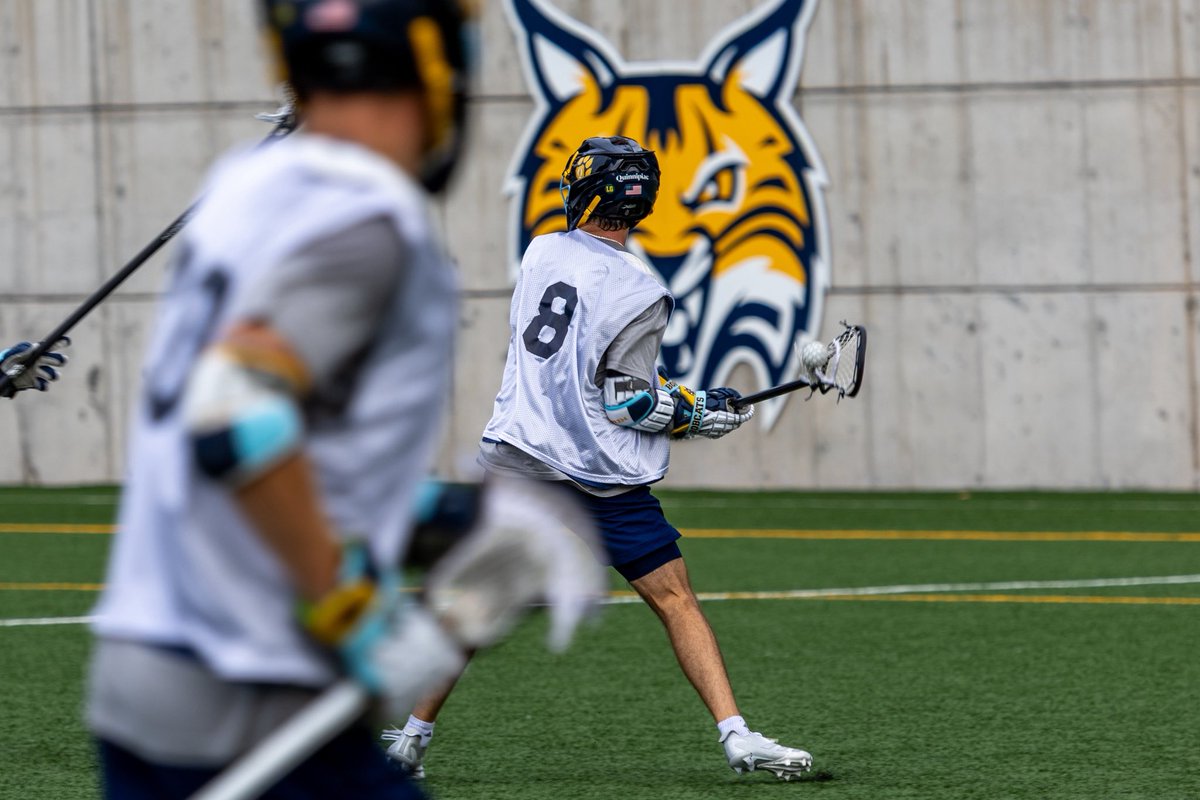 QU_MLAX's tweet photo. Hamden fall ball 📸 https://t.co/uOwgbLxc2A