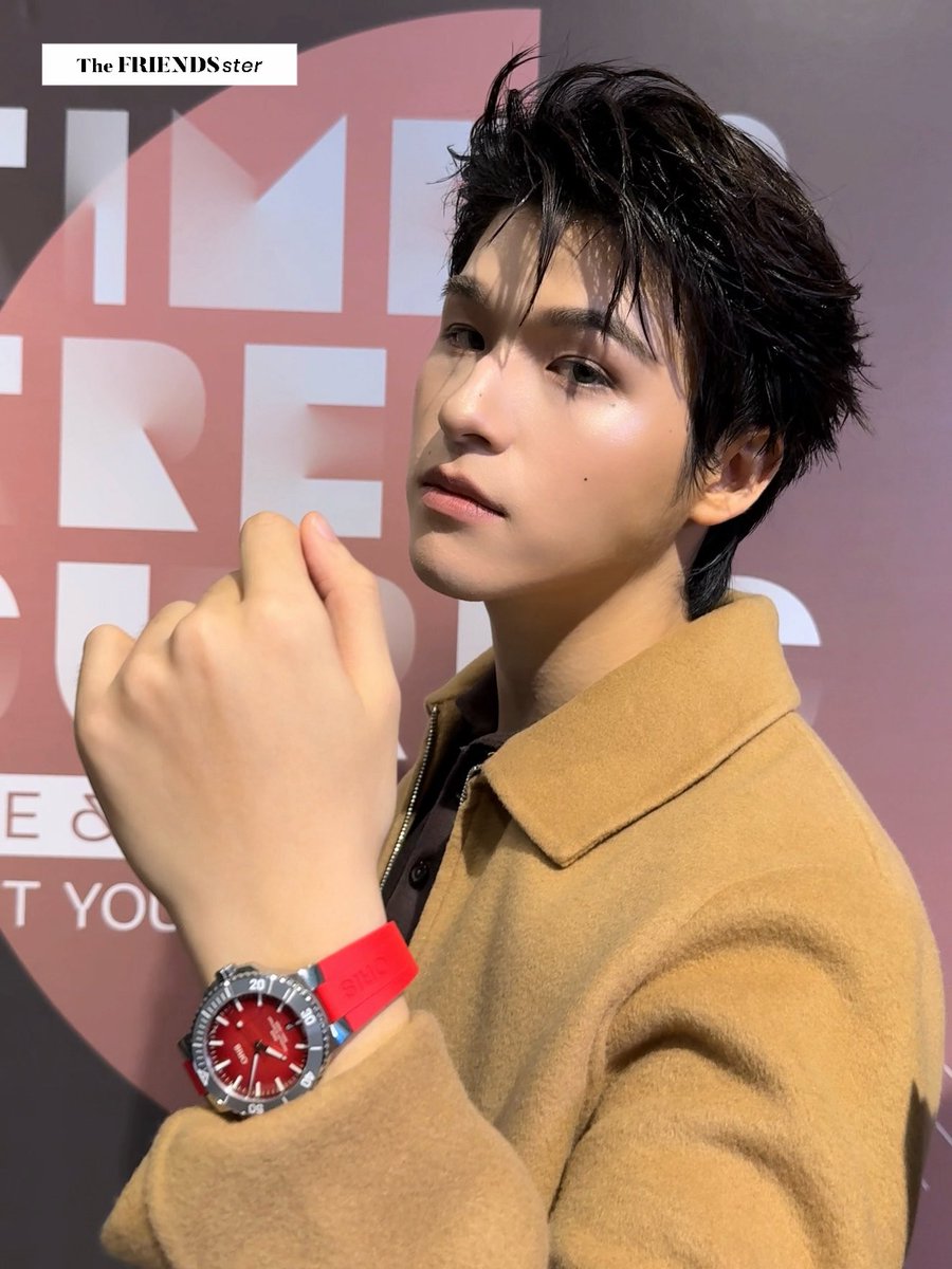 TheFRIENDSster's tweet photo. “สกาย-นานิ” กับนาฬิกาคู่ใจ ในงาน TIME & TREASURES ชวนสัมผัสโลกนาฬิกาและจิวเวอรี ณ ห้างสรรพสินค้าเซ็นทรัลชิดลม ชั้น 2 ✨🖤
SKYNANI CRAFT OWN TIME
#CENTRALTIMEANDTRESURESXSKYNANI
#skywongravee #hirunkit_
#SkyNani #สกายนานิ
#TimeAndTreasures
#CentralChidlom https://t.co/cqCXv61Va2
