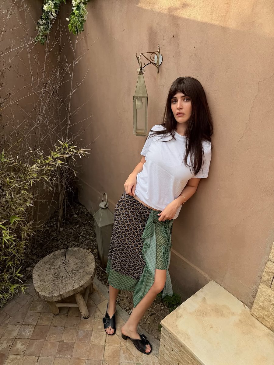 sabrinabar1db's tweet photo. rented my Barbie Beldi Dream House for two months  to invite friends&amp; family (because that’s the moments TRULY matters at the end of the day) 🌴🌴🌴🌴 https://t.co/wLVO3yA758