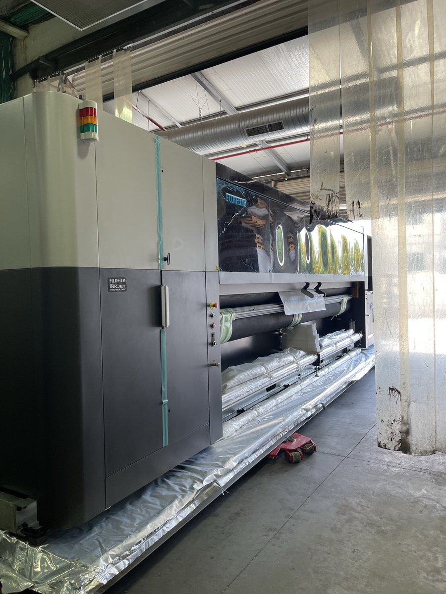 badbery5's tweet photo. @FujifilmUS @FUJIFILMPRINTUS Garbage machine, garbage program, the shittiest printer in the world https://t.co/wRMswgQPk3