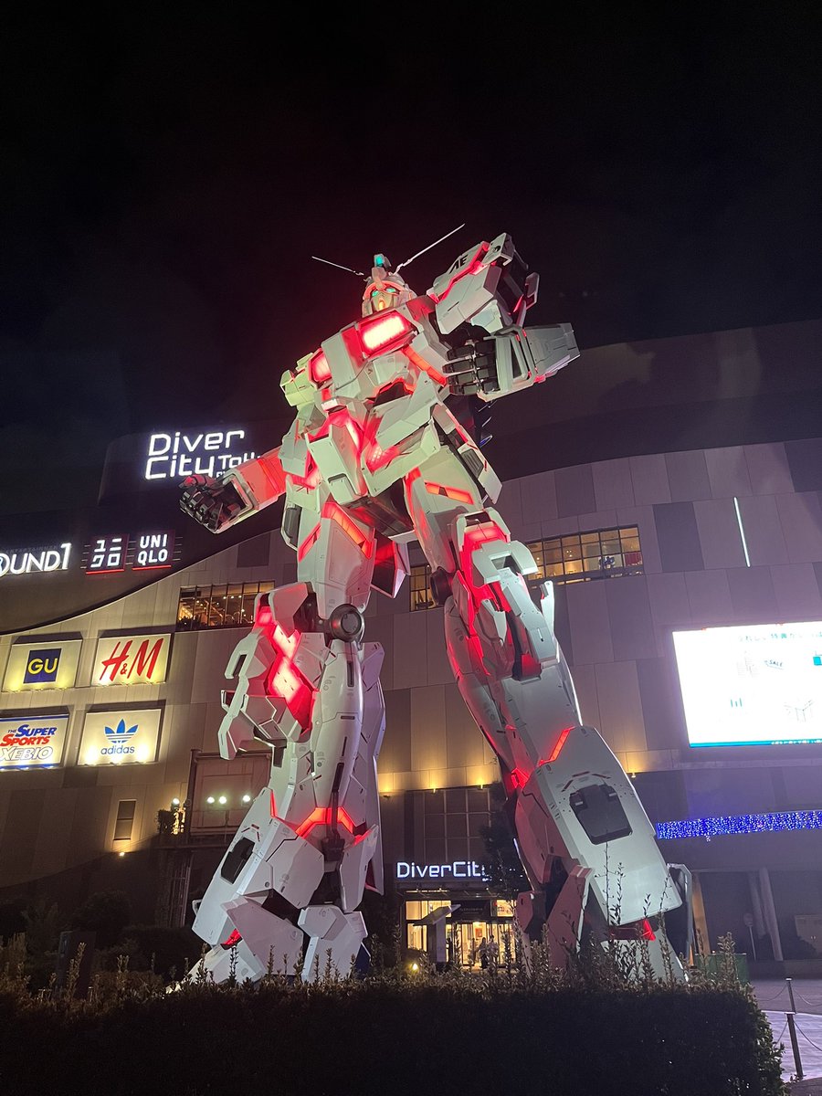 giselleschaft's tweet photo. I’m going to miss you, Unicorn Gundam.
9年間お疲れさま、また会おう〜
#ユニコーンガンダム　
#ガンダムベース
#UnicornGundam https://t.co/xQFoVOw23Q