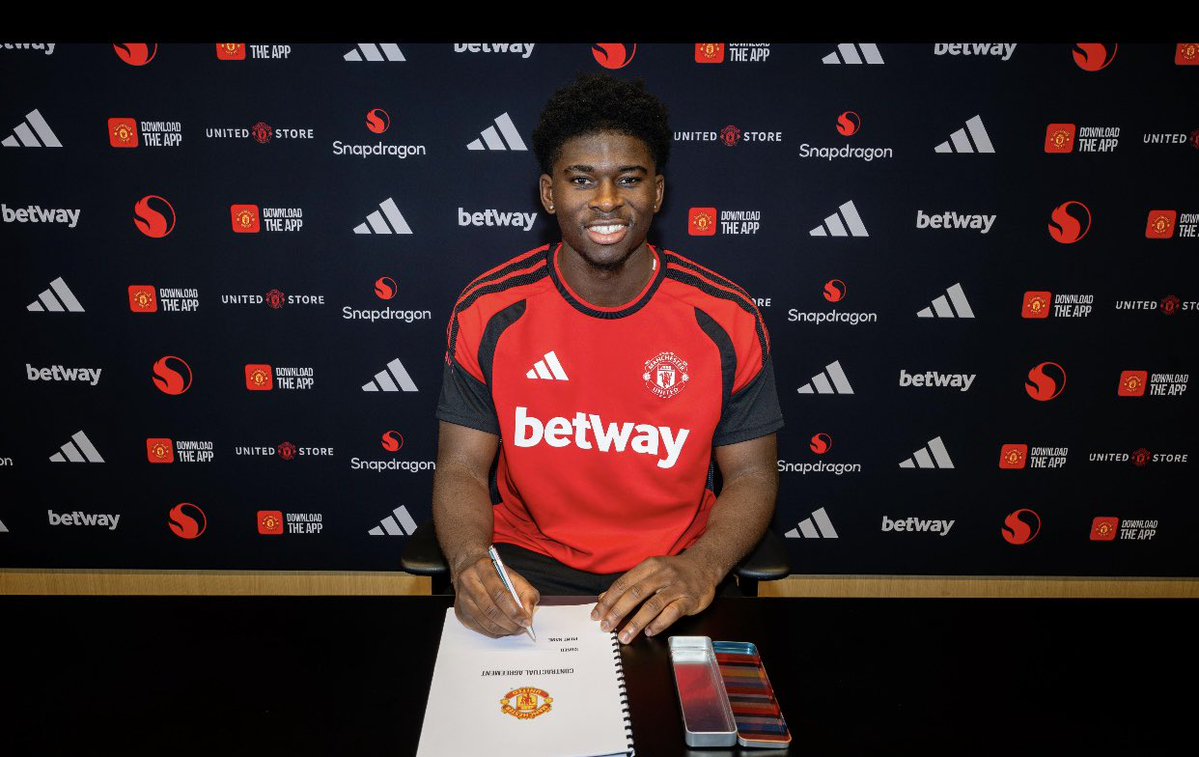 20262027Fb's tweet photo. 🚨🚨WHO IS THE BEST SIGNING?

BRADLEY BARCOLA — Liverpool — £120M
MORGAN ROGERS — Chelsea — £117M
CARLOS BALEBA — Man United — £65M + £5M add-ons https://t.co/s8VnVNSLDq