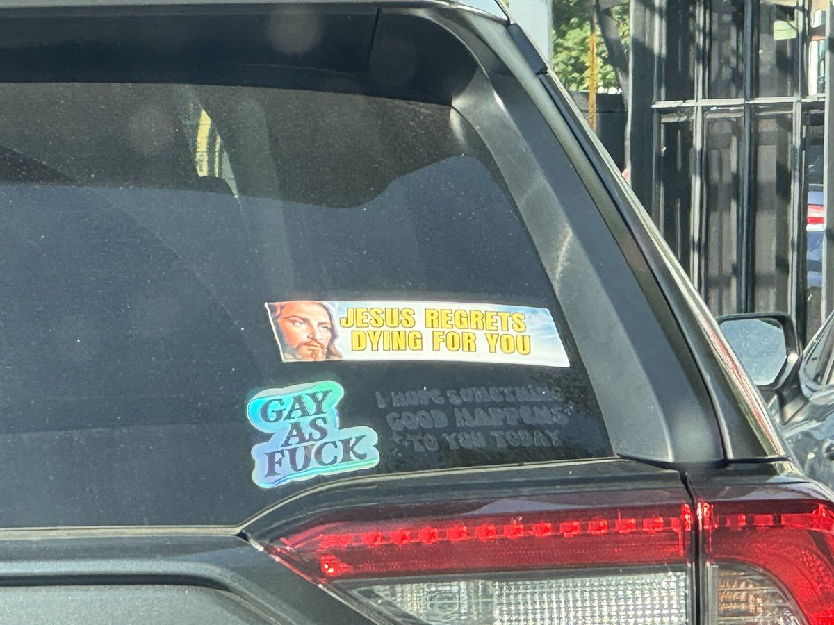 HardPass4's tweet photo. Would you be shocked to learn the driver of this vehicle has blue hair and a septum ring? https://t.co/7hUdSeLS60