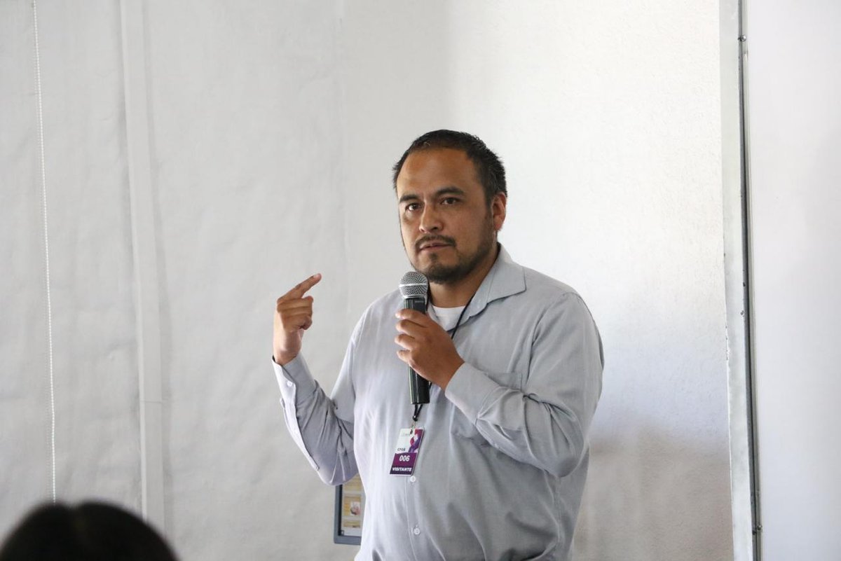 IEEM_MX's tweet photo. En el Centro de Formación y Documentación Electoral, personas servidoras públicas electorales asisten al curso "Primeros auxilios para su aplicación durante la administración escolar". ⛑️

Únete a la transmisión en 📡: https://t.co/mQRNJd6cvW https://t.co/M6yQQDnifx