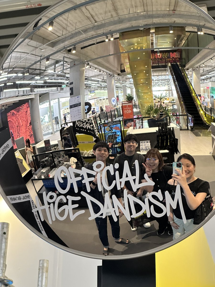 Nuttavadee18's tweet photo. We are ready for Official Hige Dandism Asia Tour 2026 at BANGKOK 
#OFFICIALHIGEDANDISM #HIGEDAN #OFFICIALHIGEDANDISM_POP_UP_IN_BANGKOK #KPOPMERCH_POP_UP #ฮิเกะดัน https://t.co/qq00q3E6s5