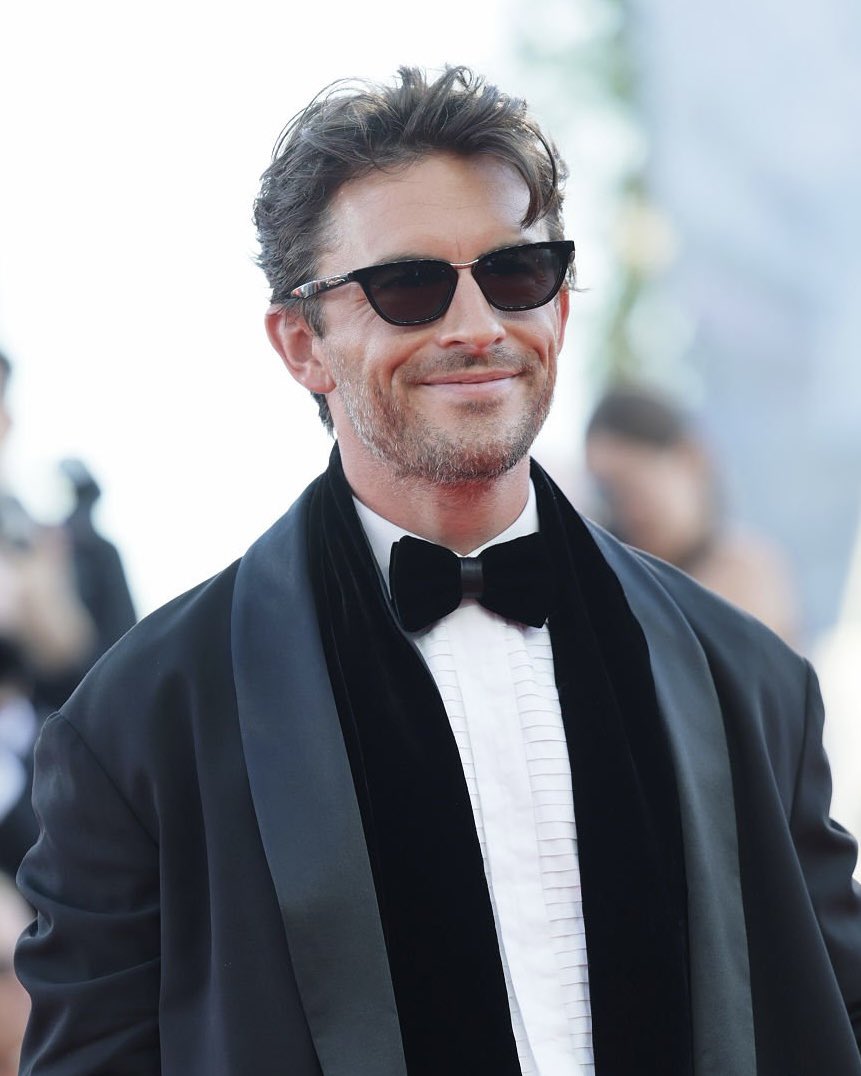 jbaileydaily's tweet photo. ✨NEW✨ Jonny looking gorgeous at the 83rd Venice International Film Festival 😍 https://t.co/qCuMuQlRWM