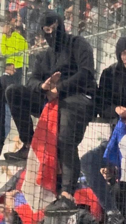 Sharki_____'s tweet photo. Allons nous laisser cette haine raciale s’étendre sans broncher jusqu’à avoir un mort ? https://t.co/5tYgzAh9bA