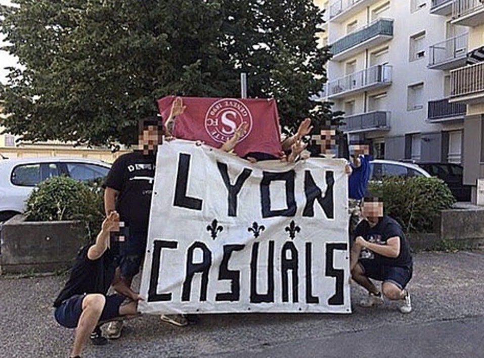 Sharki_____'s tweet photo. Allons nous laisser cette haine raciale s’étendre sans broncher jusqu’à avoir un mort ? https://t.co/5tYgzAh9bA