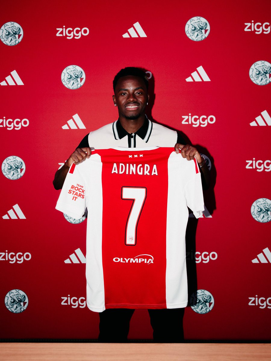 _BeFootball's tweet photo. Simon Adingra 🇨🇮 sous ses nouvelles couleurs de l’Ajax 🇳🇱 ! ❤️🤍

📸 @AFCAjax https://t.co/NrJxJavkbU