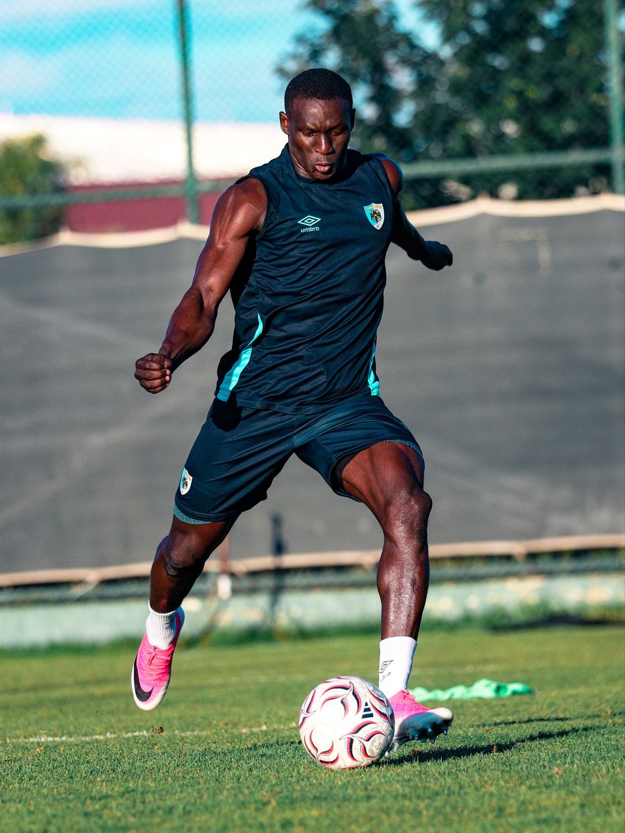 Erzurumspor's tweet photo. Erzurumsporumuz, hazırlıklarını sürdürüyor. https://t.co/zFiJe2yLQI