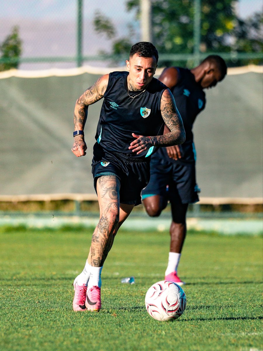 Erzurumspor's tweet photo. Erzurumsporumuz, hazırlıklarını sürdürüyor. https://t.co/zFiJe2yLQI
