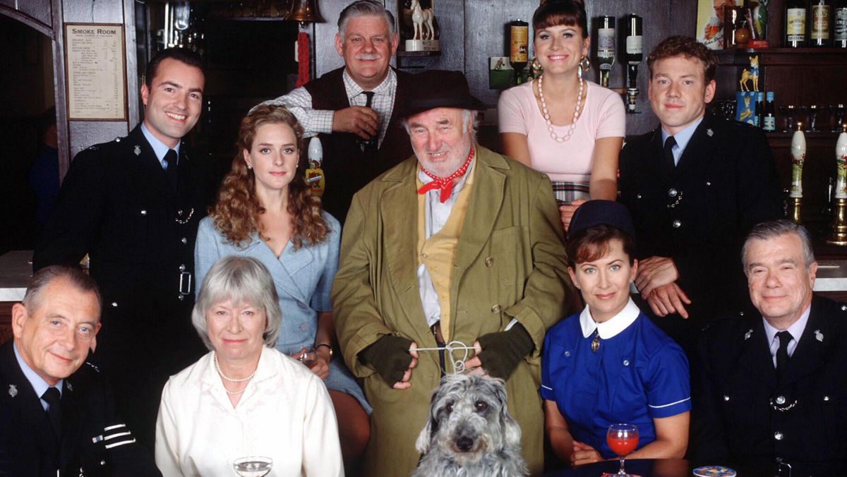 OneTVca's tweet photo. Today and tomorrow on #Heartbeat, Anton suffers from severe burns as a result of a dangerous kitchen fire, Ventress displays some unusual behaviour, and Greengrass devises a devious plan to borrow Lord Ashfordly's racehorse.

Watch weekdays at 6pm &amp; Midnight ET / 3 &amp; 9 PT. https://t.co/0PBKRKhMkp