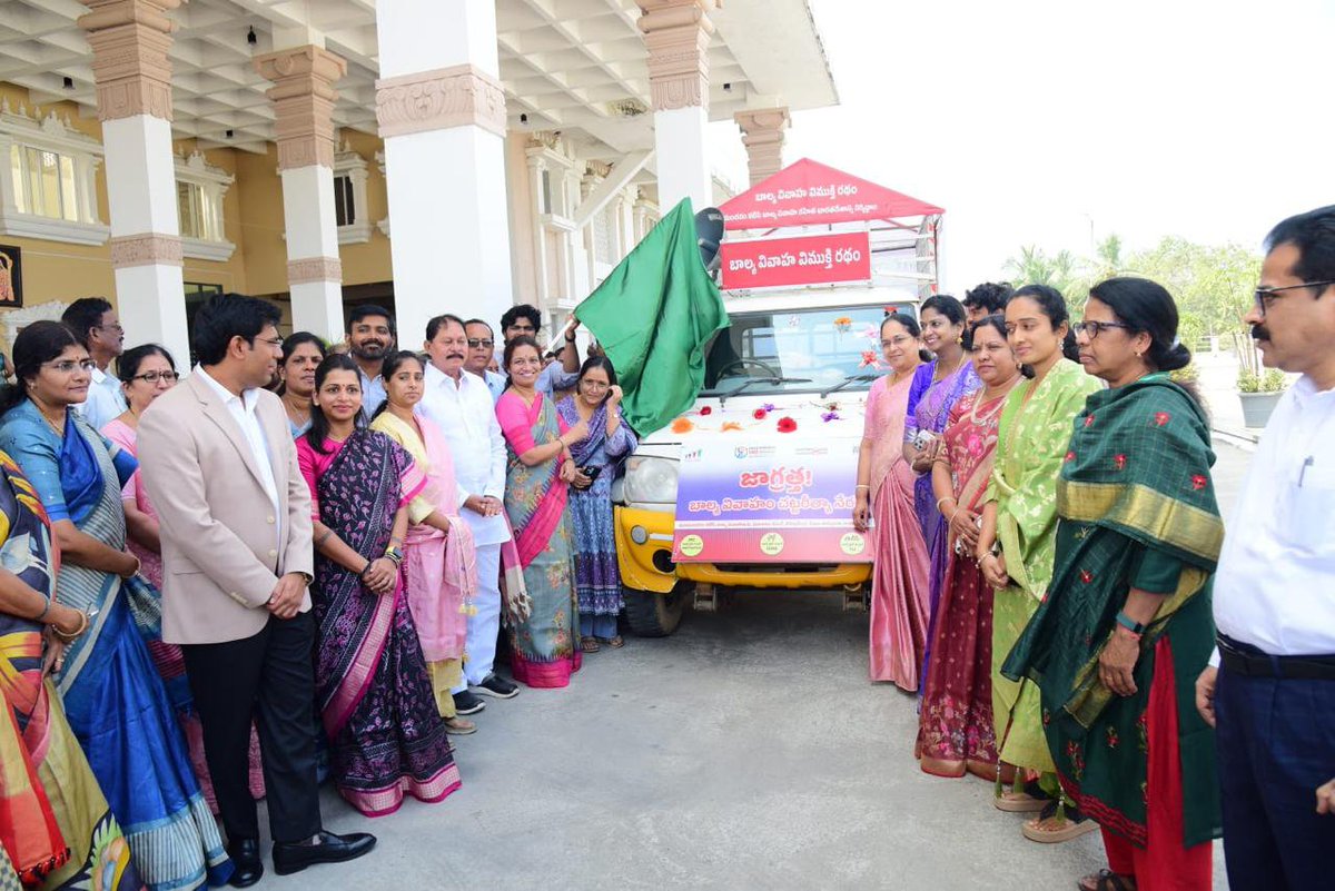 PragathiTpt's tweet photo. BalvivahMukthaBharatha rath inauguration by Andhra Pradesh Assembly legislative members and District magistrate https://t.co/7LHEjzARIf