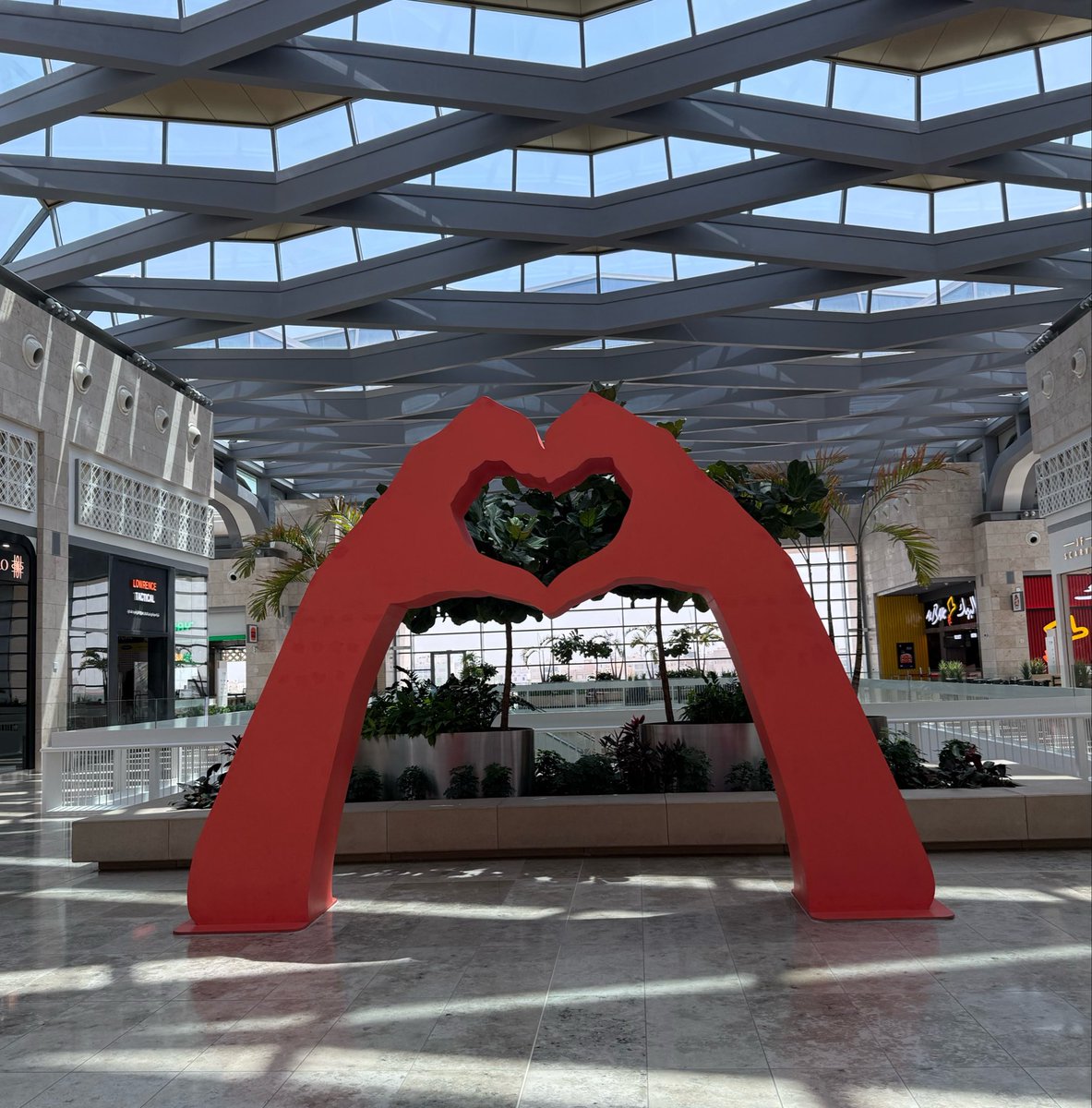 Merza86's tweet photo. Khiran Mall 📍.. https://t.co/tPGifMquG3