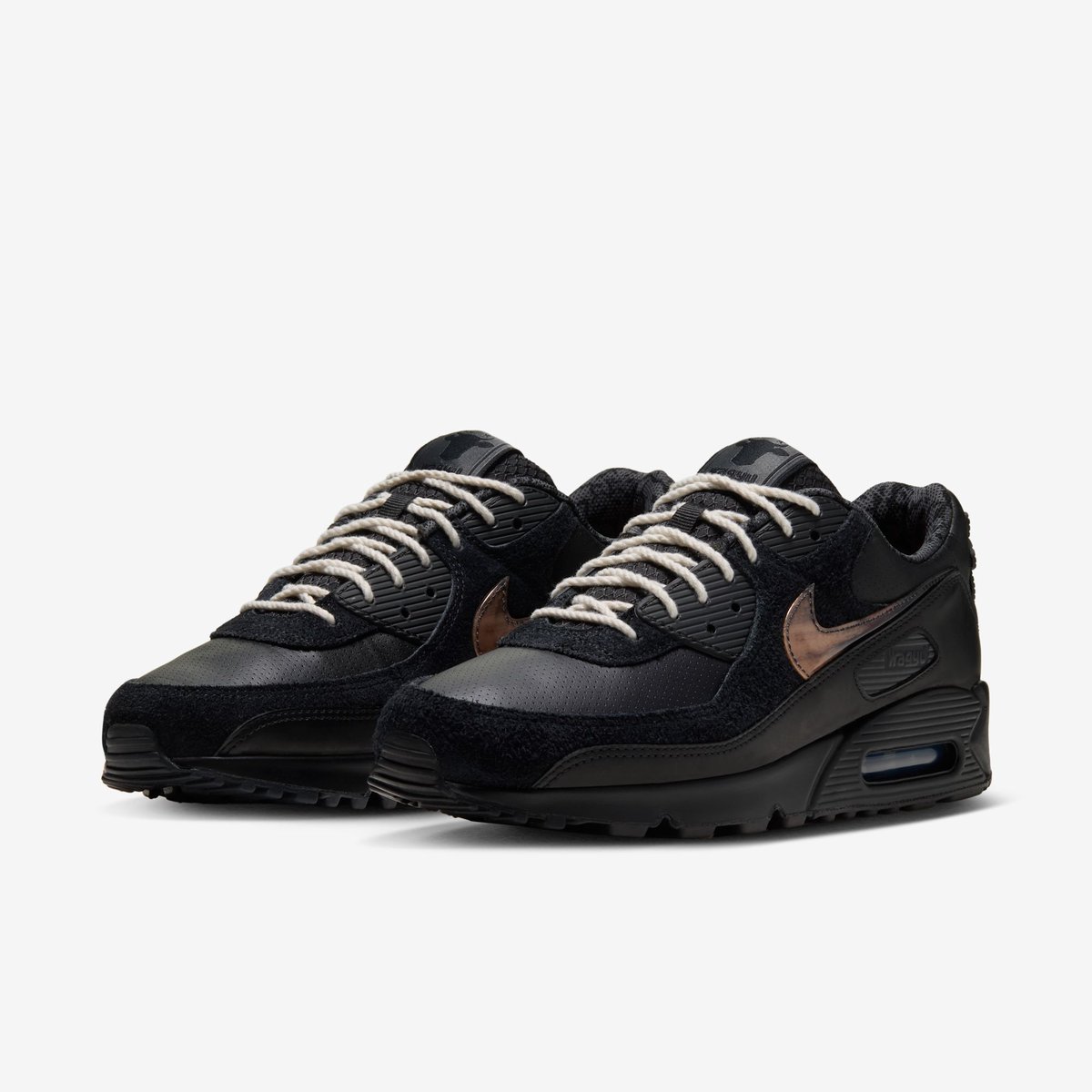 KicksFinder's tweet photo. OFFICIAL IMAGES: Wagyu x Nike Air Max 90 "Black/Canyon Rust" 🥩👟🗽

🗓️ September 12th, 2026
📝 IR1979-010 (MENS)
💰 $150 USD
💵COP OR 🚮DROP? https://t.co/uVomil5jSG