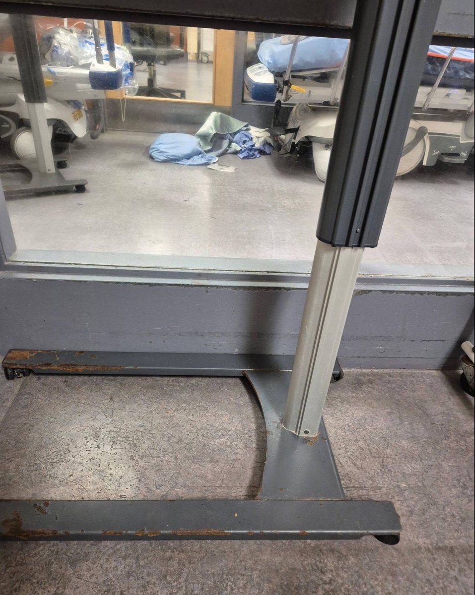 Ravious101's tweet photo. For anyone who is all for socialized healthcare,  like Canada. Let me make you aware of how horrible that is.
This is Niagara Falls, Ontario. This week.

An American nurse went to that ER. She says about 40 people were lined on gurneys in the hallways all the way toward the foyer. Overflow bay. Dried fluids under the bed. Floors filthy. Urine and feces in the air.

Hours for sutures on her face. No ice for about three hours. She says the doctor came in with dirty gloves, didn’t wash, touched the wound with bare hands, and didn’t clean it before stitching. A nurse set down ointment and told her to do it. Her sister cleaned the blood off.

No privacy. She heard full conversations between staff and the patients right outside her door.

She thinks the only reason she got a room at all is that she’s American and paying cash.

Staff told her she was lucky. Some people wait 8 to 12 hours.
