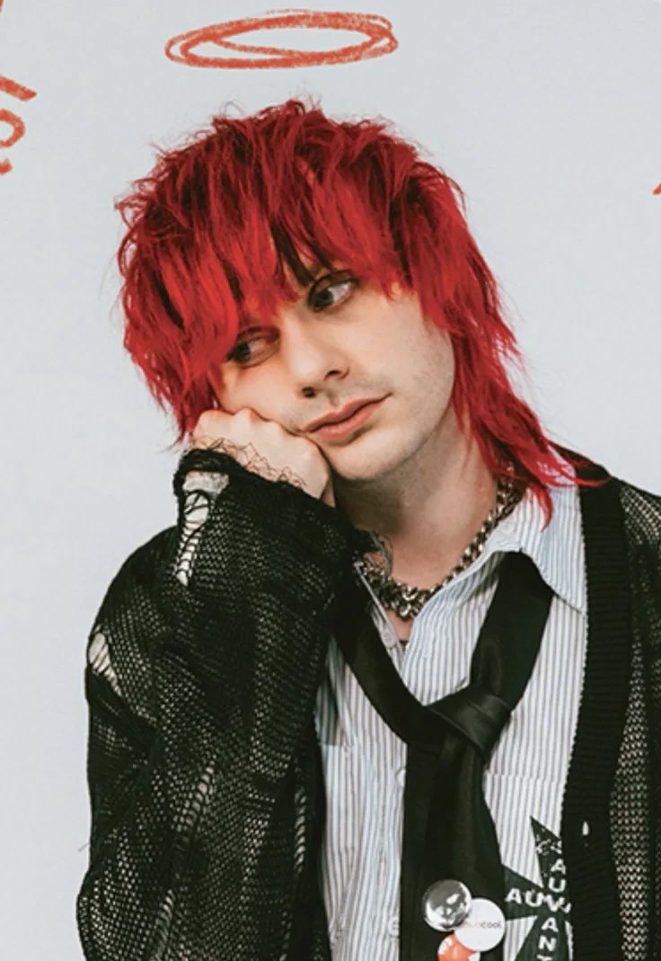 wishdreamings's tweet photo. man michael is so Gender. i’ve never had such bad gender envy until he came along like look at him https://t.co/CcJQ4d6uCQ