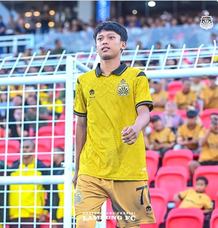 wunderkid_id's tweet photo. #PromotionTime
#BhayangkaraPresisiLampungFC

Untuk Kasta Utama Liga Indonesia musim ini, Bhayangkara Presisi Lampung FC memberikan kesempatan promosi kepada 1 pemain Tim Muda nya ke Tim Utama yaitu Danish Akha (2009).

Putra Daerah Lampung Selatan jebolan SSB Lampung First Class yang sebelumnya dipanggil ke TC Timnas Indonesia U-16/17 tahun 2025-2026 ini, dipromosikan dari Tim U-18 Bhayangkara FC yang tampil di EPA SuperLeague U-18 musim 2025-2026.

Berikut statistiknya pada musim lalu:

•DM-AMR-L: Danish Akha Fakhri Wibowo (Lampung Selatan/17-4-2009/165 cm) - EPA SuperLeague U-18 2025-2026:

☑️ 29 Laga (26 Starting 3 Cadangan)
⏱️ 1913’ menit
⚽ 0 Gol
🎯 13 Shot (6 On Target)
🅰️ 1 Assist
🔄 731 Passing (618 sukses)
⚔️ 25 Tekel
❎ 76 Intersepsi
☄️ 15 Sapuan
⚠️ 4 Kuning
🛑 1 Merah