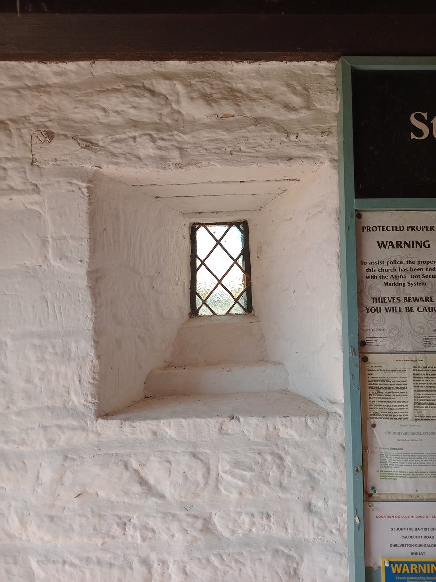 phil0073's tweet photo. The western 14th century window of the southern porch of
#StJohnTheBaptistChelvestonAndCaldecott , #Northamptonshire .Open daily.#PhilOnaBike #WindowsOnWednesday #TinyWindowTuesday https://t.co/0iH83gRvh5