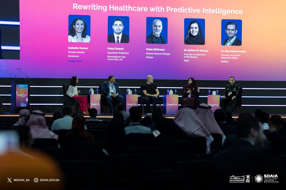 SDAIA_SA's tweet photo. الخبراء والمختصون من مختلف دول العالم يثرون مسرح #Deepfest26 في #LEAP2026 بآفاق الذكاء الاصطناعي وما يحمله من فرص؛ ليصبح الغد أقرب مما نتخيّل.
#عام_الذكاء_الاصطناعي https://t.co/8pCuo56VE9