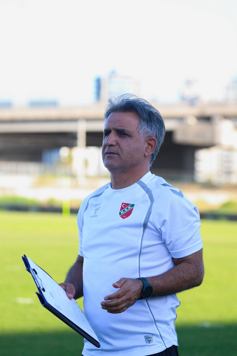 KarsiyakaSK's tweet photo. 📸Günün antrenmanından kareler.💚❤️ https://t.co/NK58MGOM5f