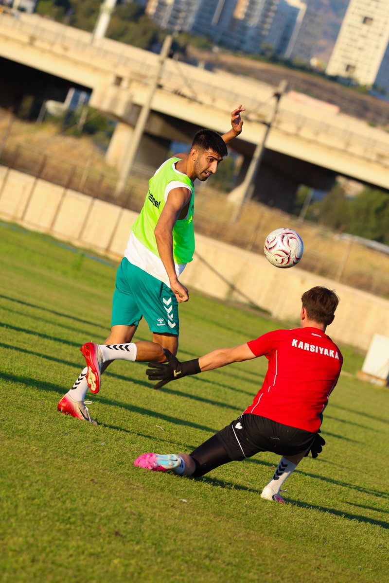 KarsiyakaSK's tweet photo. 📸Günün antrenmanından kareler.💚❤️ https://t.co/NK58MGOM5f