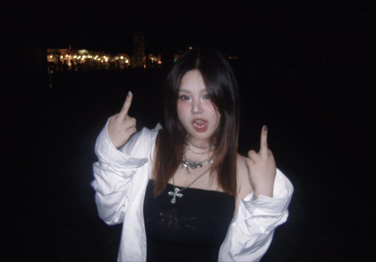 lesglircy's tweet photo. 🩶
#brat https://t.co/pkdSU7Kkgi