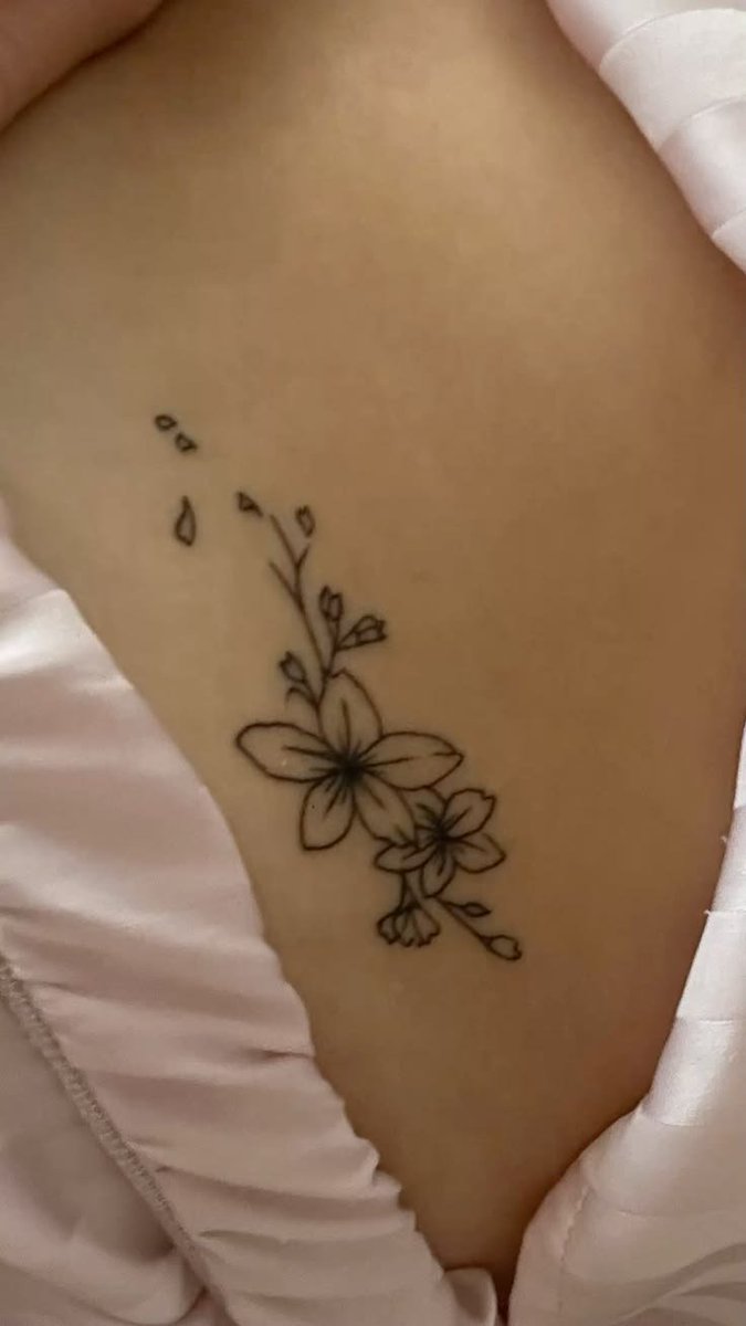 Elisesmithnc6a's tweet photo. best tattoo https://t.co/Nc5p5q9mWh