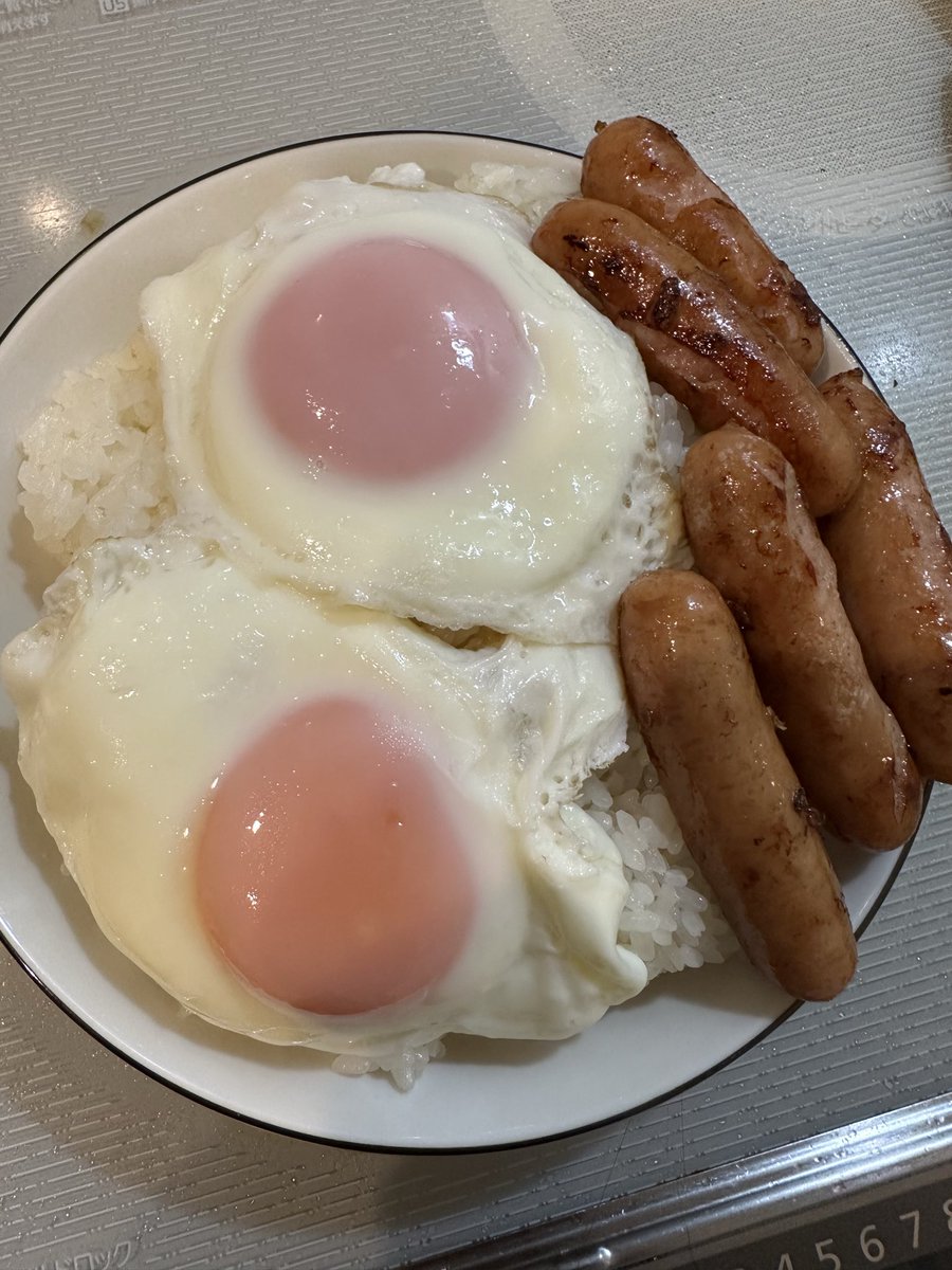 4gakyusai's tweet photo. はやくこんなこと辞めたいのに終わらせたいのに https://t.co/fQcunSlbFg