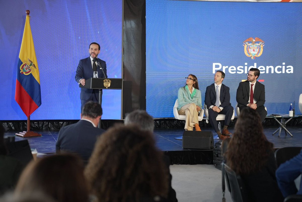CarlosPinedoC's tweet photo. Santa Marta presente en la Red de Ciudades BID. 🇨🇴 Desde este espacio, junto a otros mandatarios de distintas ciudades del país, compartimos experiencias y estrategias que fortalecen nuestras capacidades para impulsar inversiones y seguir transformando nuestros territorios. https://t.co/4lITbzsW5p