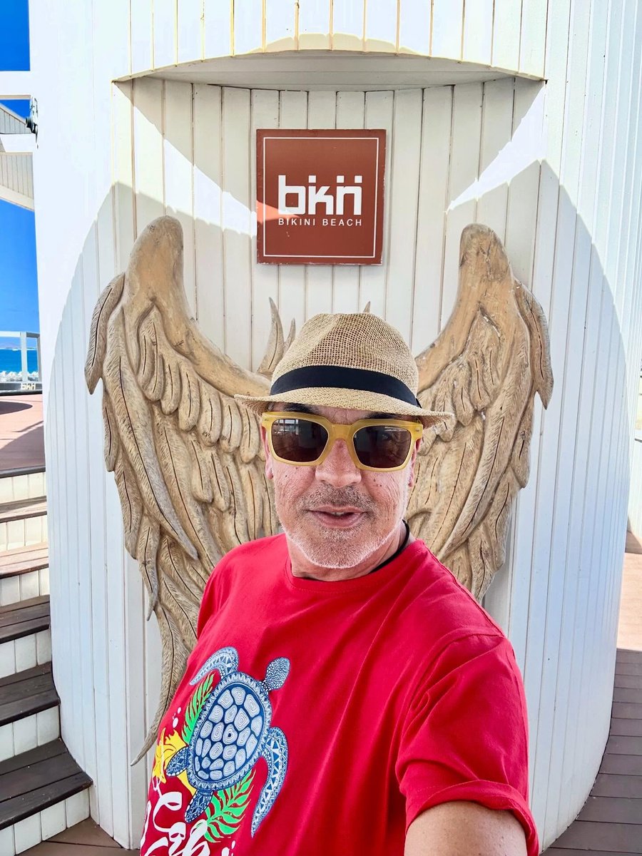 CariBullmore's tweet photo. Bánh gối giòn xốp | Nhồi bột 1 phút - Giòn rụm 5 tiếng! #fyp #bepngane #bepngane25 #learnontiktok #banhgoi #cachlambanhgoi #monanvat https://t.co/CJjs3Thg93