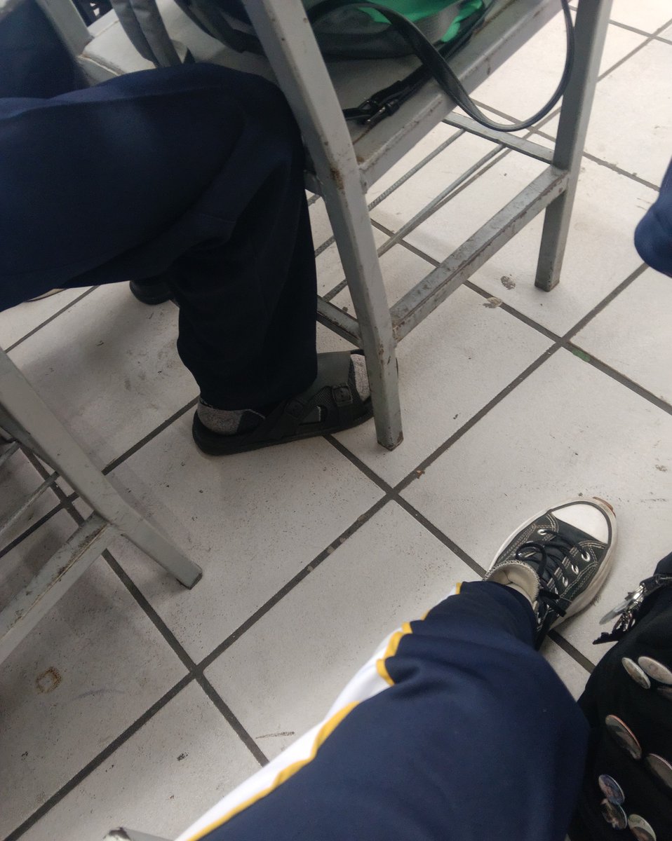 wlfosst's tweet photo. El huarache JAJAJAJA https://t.co/vNRlNuThRd