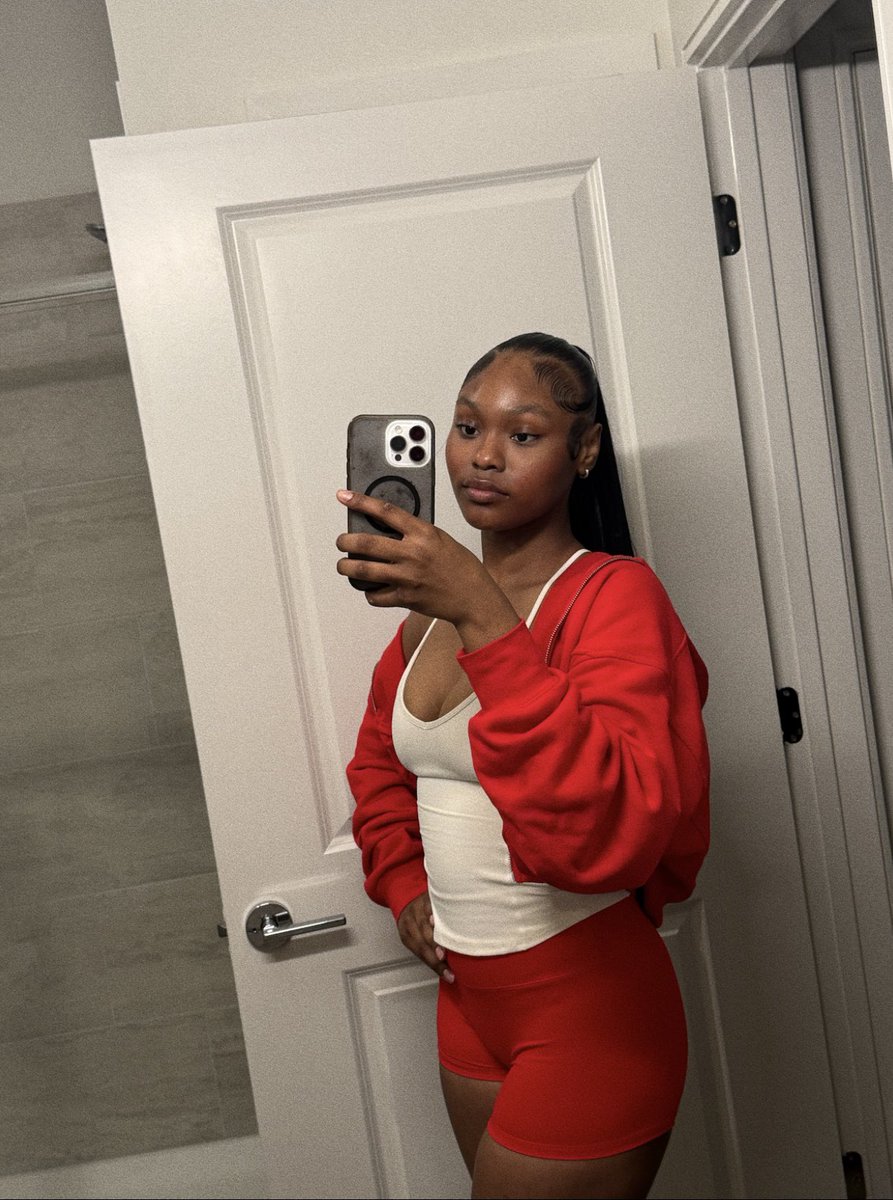 xojadejerise's tweet photo. I look like Gee so bad it’s sick 😭🤍 https://t.co/XIAiJQKQpM