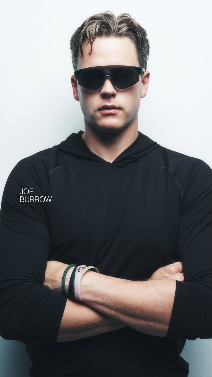CincyBengalsBR's tweet photo. 😮‍💨

Joe Burrow em seu novo ensaio fotográfico para a Alo. https://t.co/O1EA2EpPzR