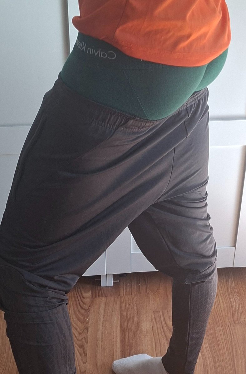 GearboyCash's tweet photo. #ckboxer #boxershort #sportswear #gear. Smell? Back or front? Before or after sports? https://t.co/L7UBTJi76k