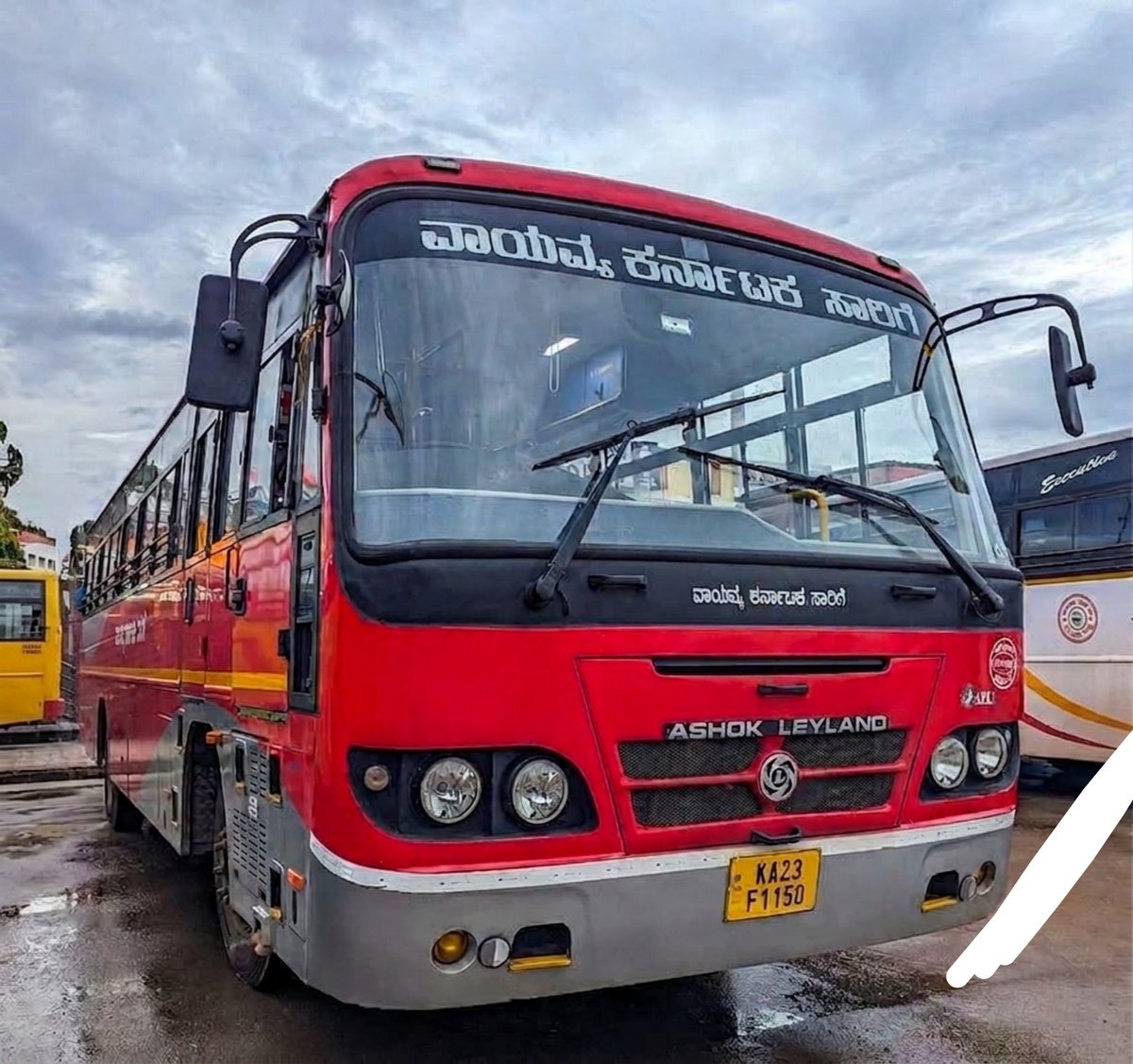 allaboutraibag's tweet photo. Nwkrtc Raibag Deopt Update
2 Brand New Buses Imac Tata 
KA 23 F 1293 &amp; 1294
And 2 Buses of Nippani Deopt
Has Been Transferred To Raibag Deopt 
KA 23 F 1149 &amp; 1150
@Raybagrailway thanks for pics of transferred buses
#Raibag #NWKRTC https://t.co/XZThmRQP8F
