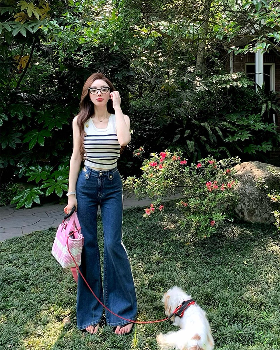 zeynepakko's tweet photo. Wassup 🌍 Just dropping by to say: you are stronger than you think and today is full of possibilities. 🌈
gQTL https://t.co/qHOXfaB0eE