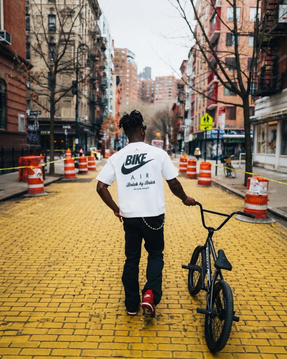 JustFreshKicks tweet picture