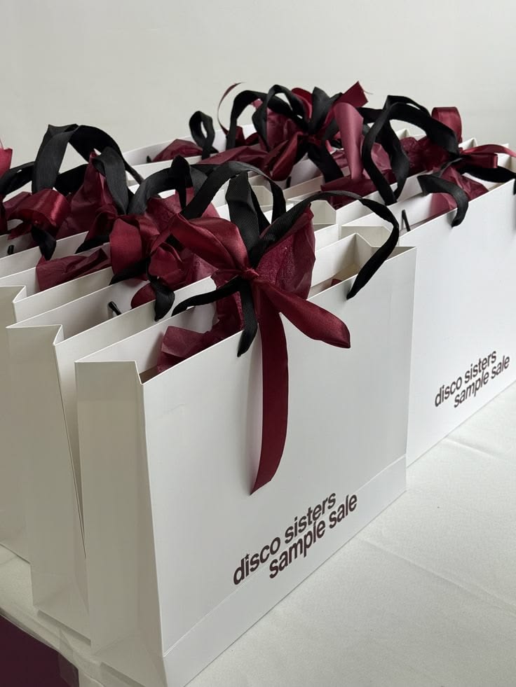 yoojiminie__'s tweet photo. 🍱🧁 : available for everyone
🎀 : available for woman
🍷 : available for man https://t.co/kUcWVRNkg2