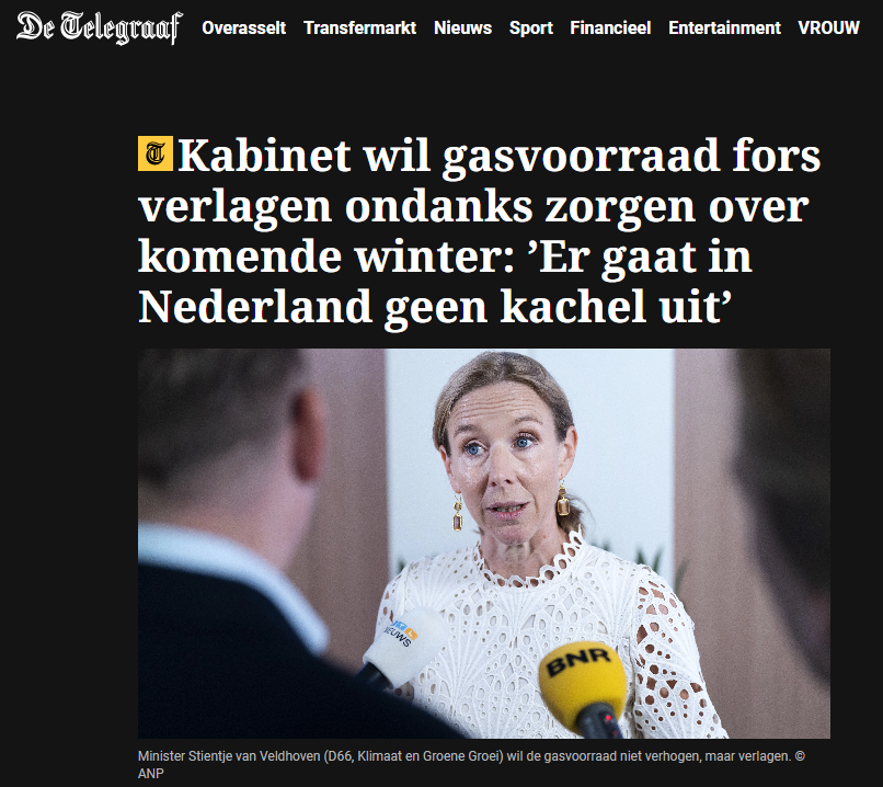 Symphony_res's tweet photo. Werkelijk niet te bevatten. 

We leven in een tijd van geopolitieke onzekerheid en kwetsbare energievoorziening, en dan bedenkt het kabinet: weet je wat een goed moment is om de gasvoorraad te verlágen? 

‘Er gaat geen kachel uit’ fantastisch, dat is inmiddels dus het ambitieniveau van Nederlands energiebeleid. Niet zorgen voor een zo stevig mogelijke buffer, maar hopen dat het goed gaat en alvast een geruststellende oneliner klaarzetten. 

Een gasvoorraad is juist een verzekering tegen onverwachte ellende. Je sloopt toch ook niet de helft van de brandblussers omdat het gebouw vandaag toevallig niet brandt?”

https://t.co/uXdk8JInex